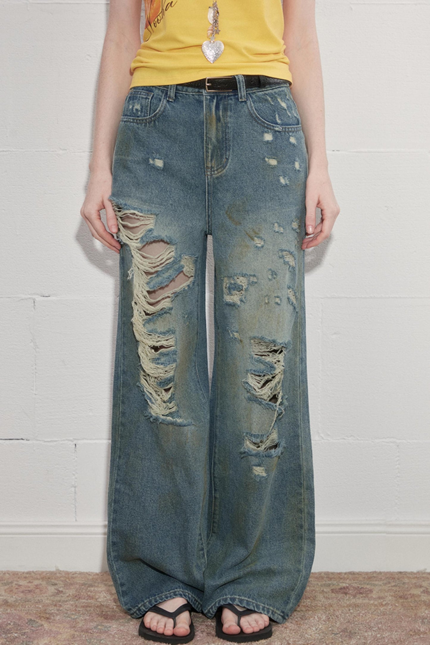 Summer Chic Distressed Jeans