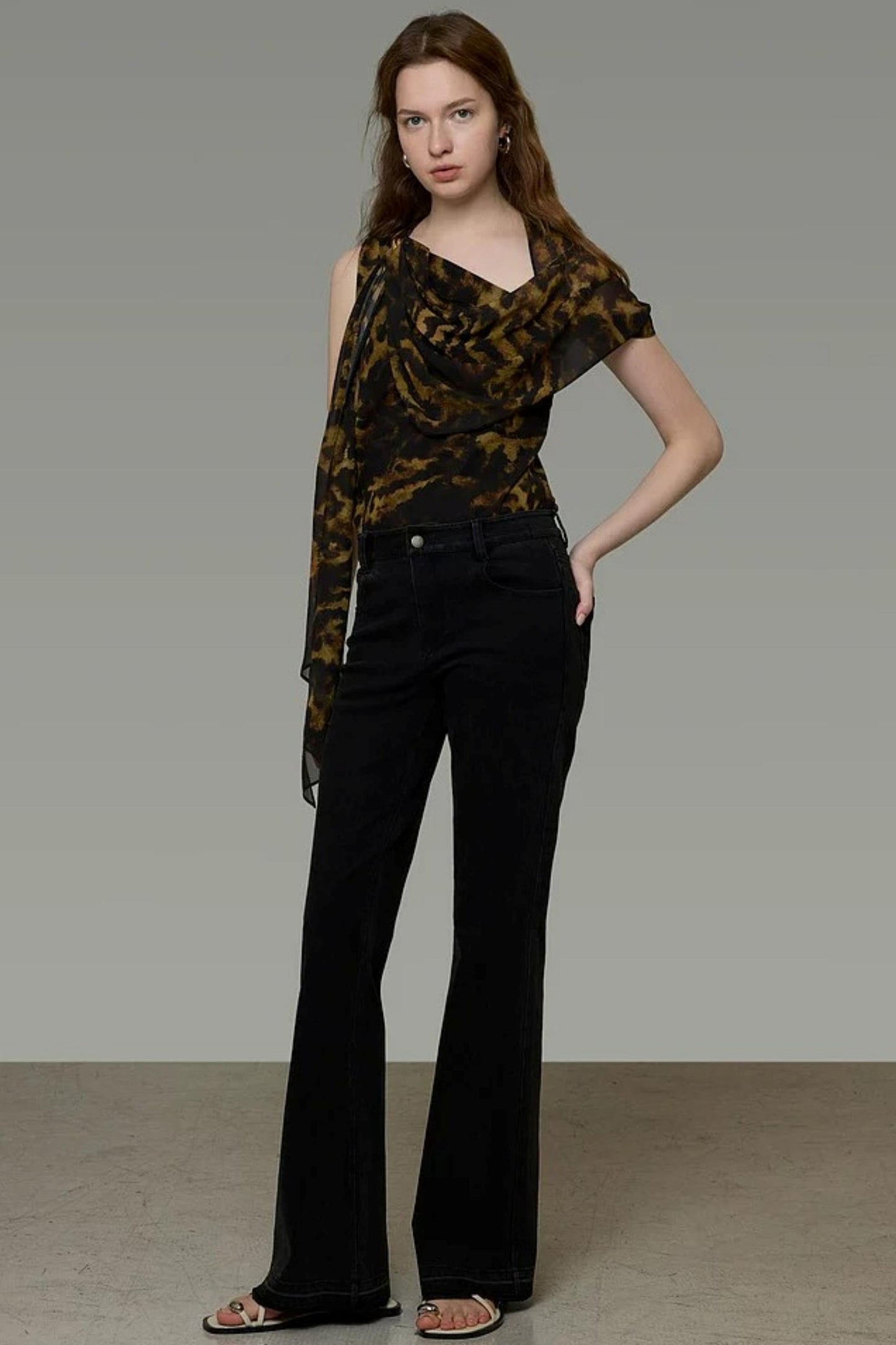 Slimming Flared Black Jeans