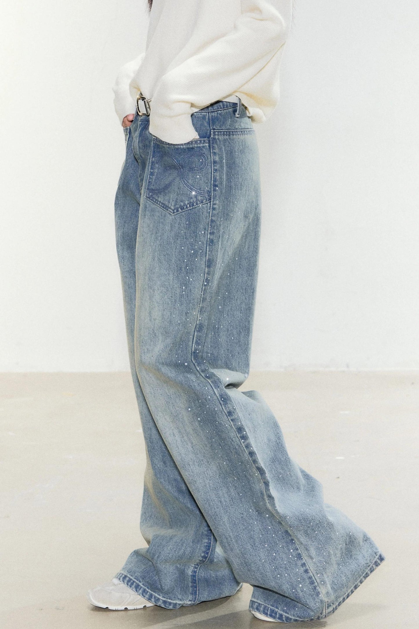 Shining Galaxy Distressed Jeans