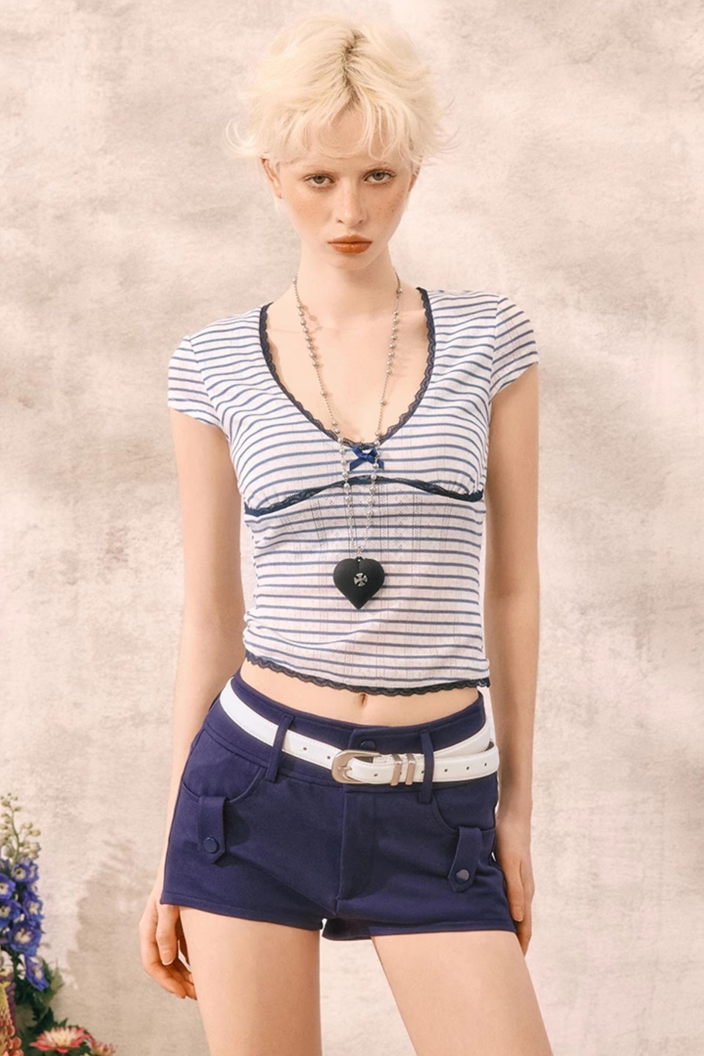 Summer Lace V-Neck Slim Tee