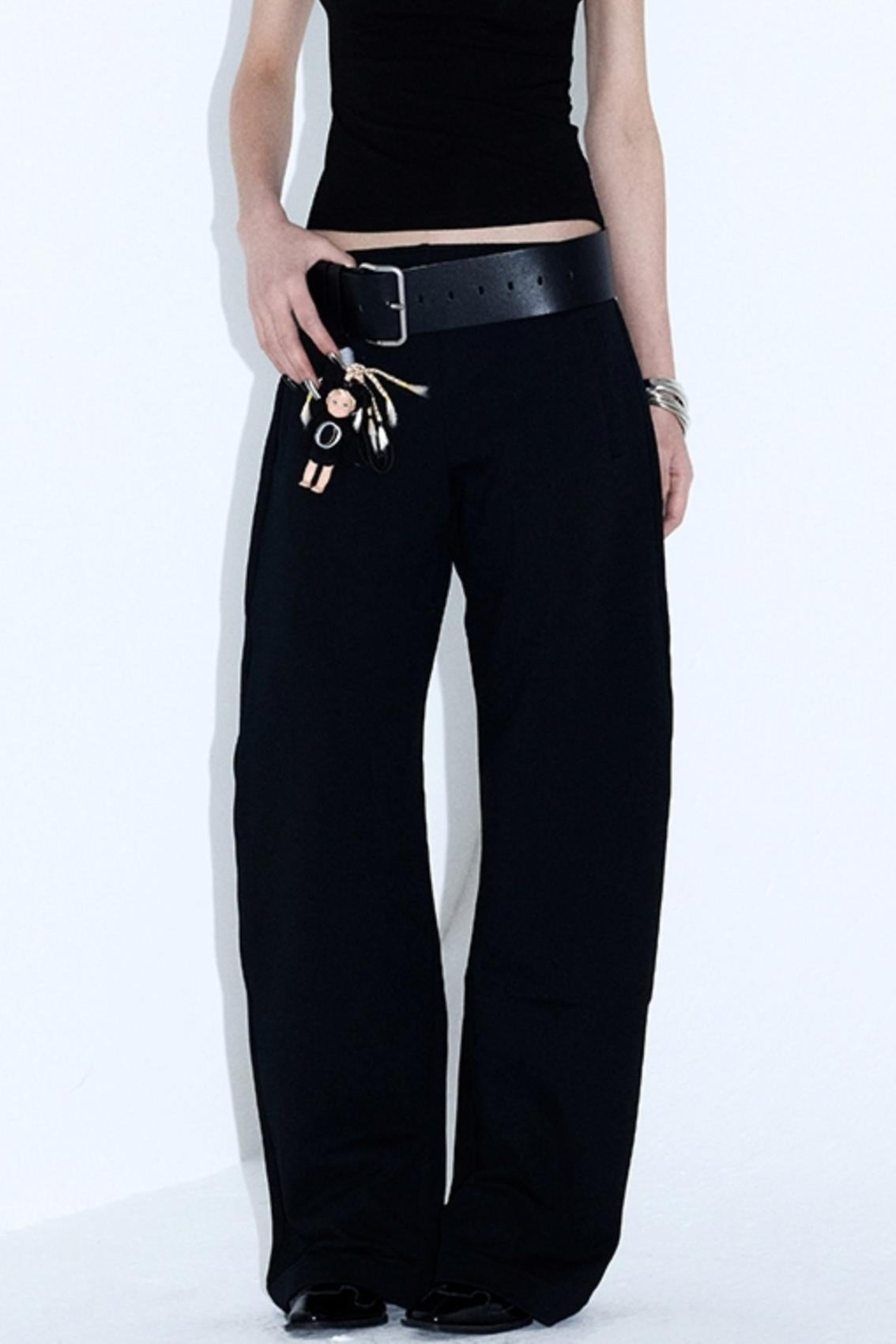 Loose Thigh Knife Sweatpants