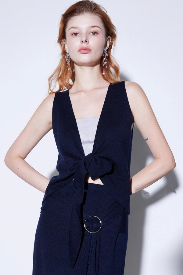 Autumn Basulan V-Neck Vest Set-Up