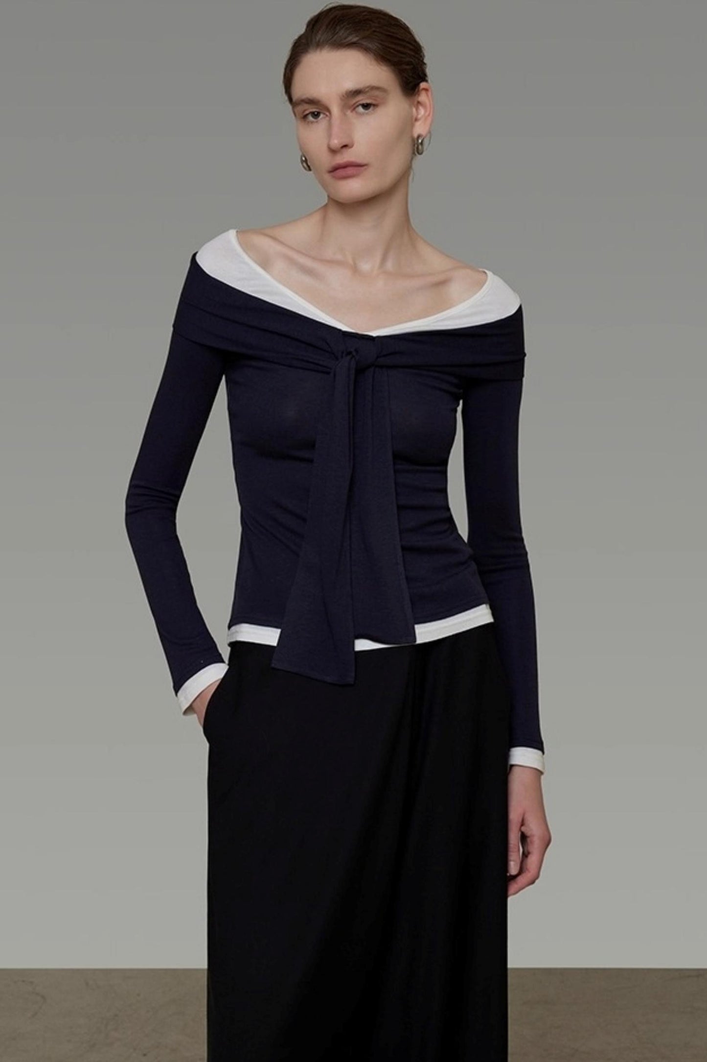 Contrasting One-Shoulder Knitwear