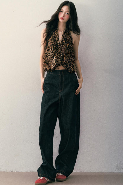 Leoparden-Neckholder-Top mit V-Ausschnitt