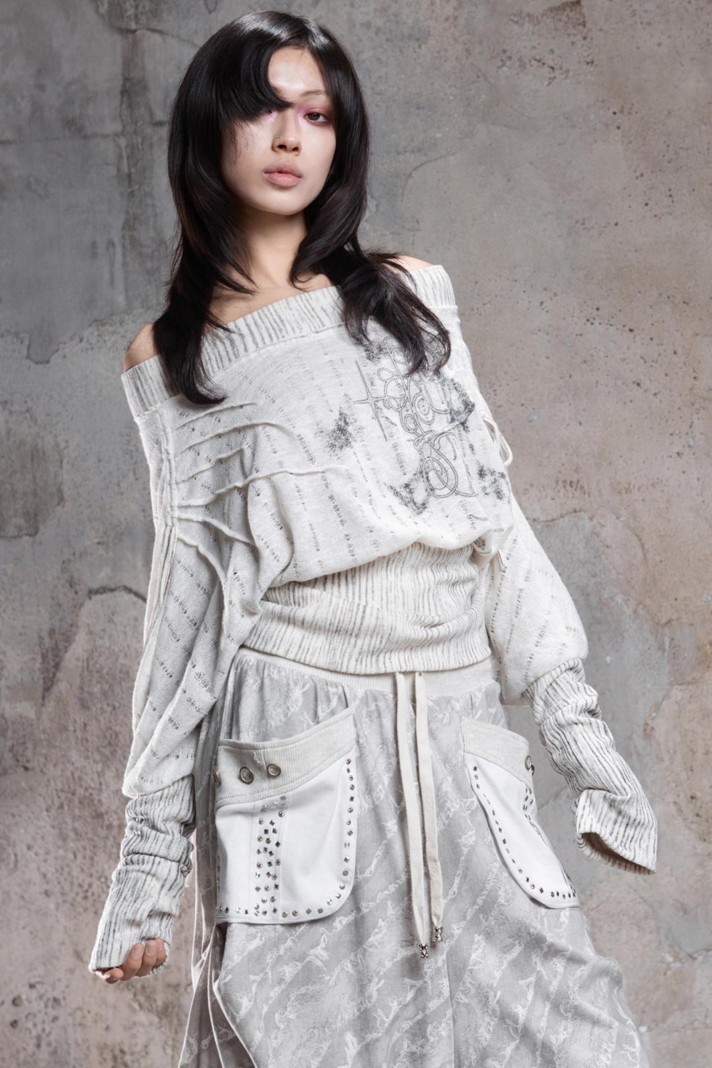 Printed One-Line Collar Knit Top