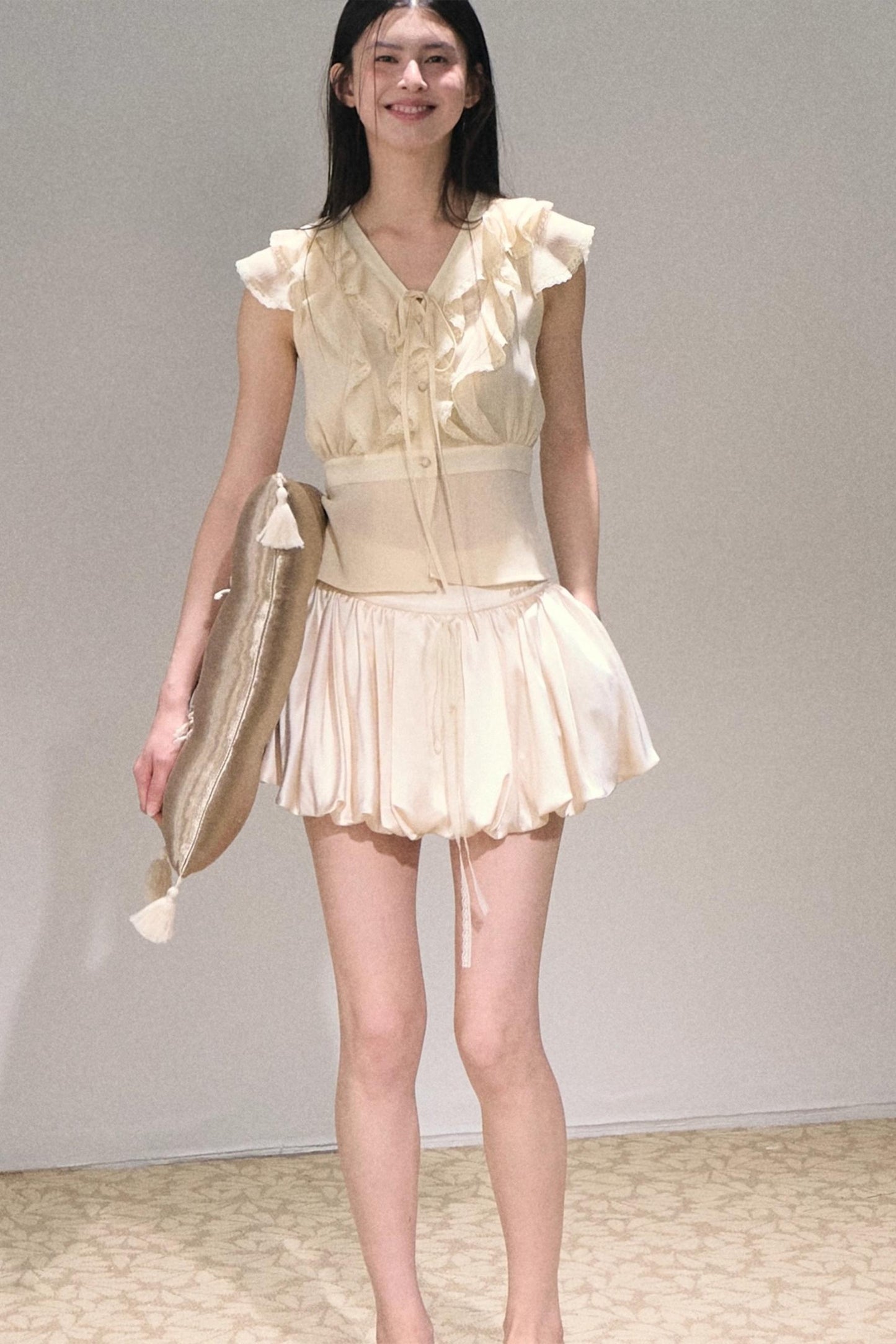 Heavy Lotus Leaf Lace Sleeveless Top