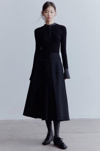 Elegant Black Wool Pleated Skirt