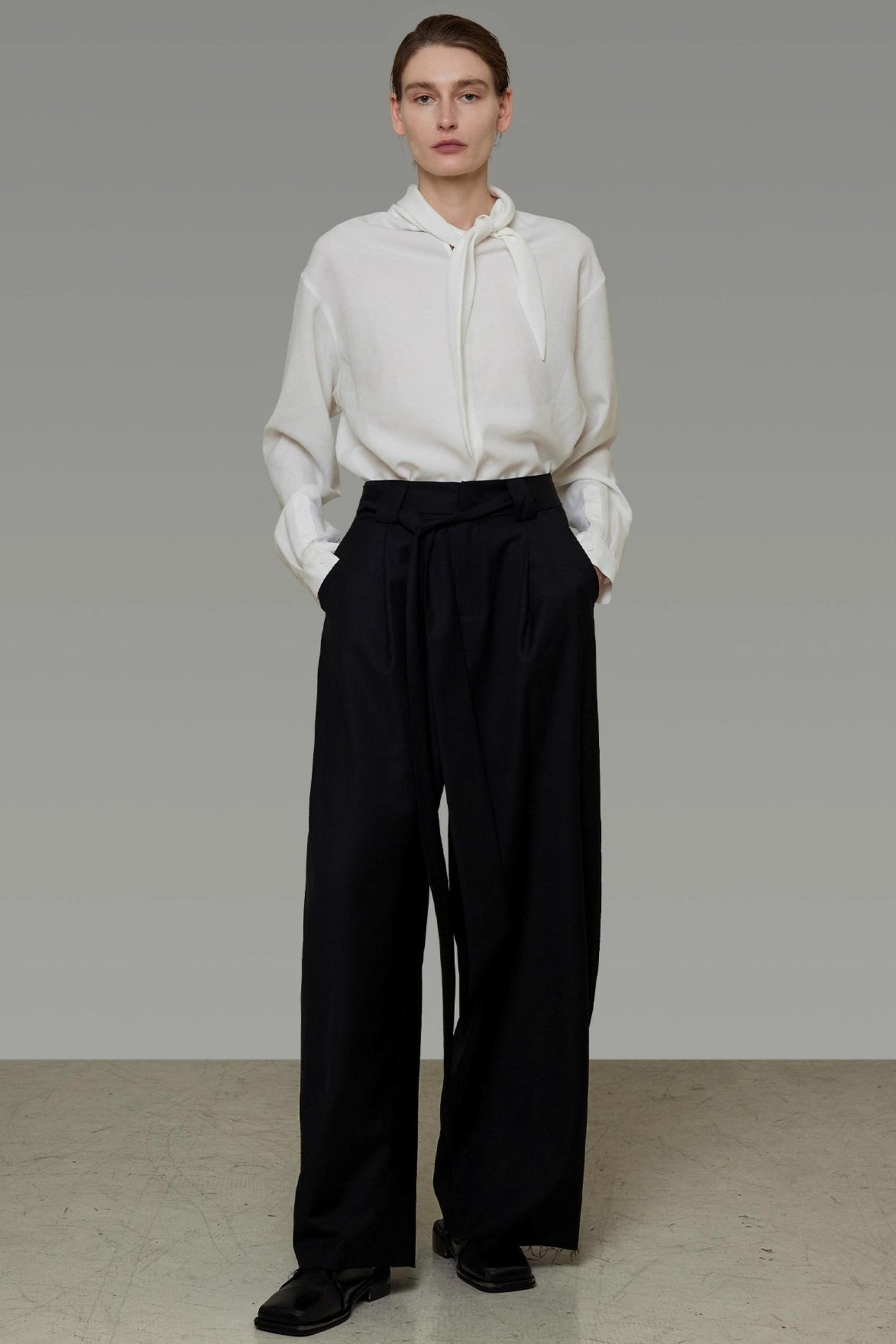 Autumn White Lace-Up Shirt