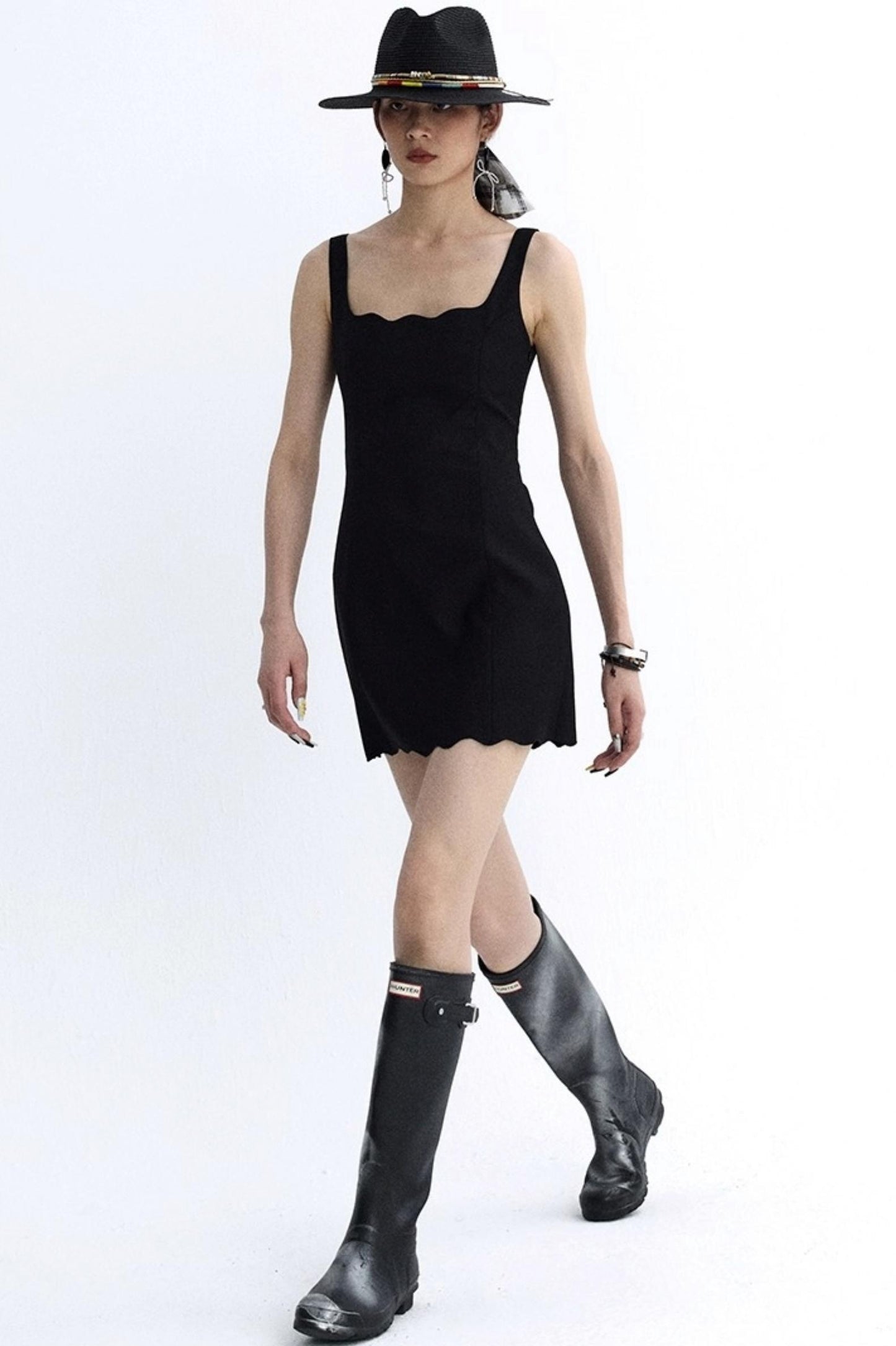 Wavy Black Princess Line Split Waist Dress