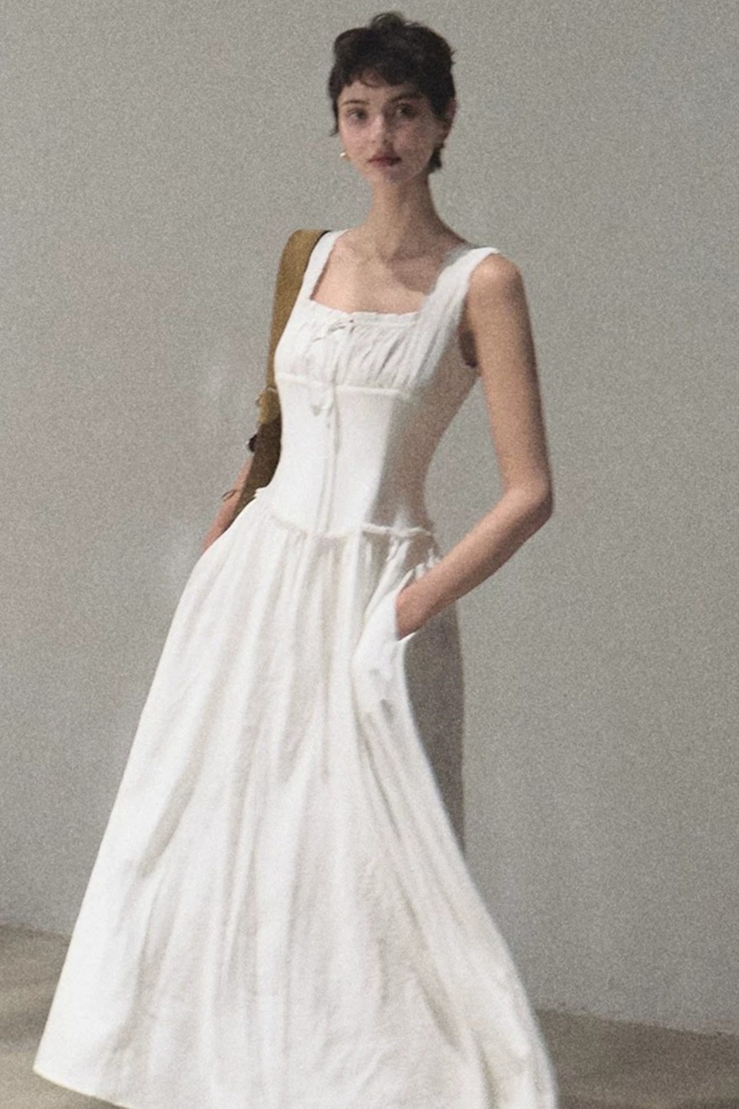 Robe débardeur à encolure carrée et volants