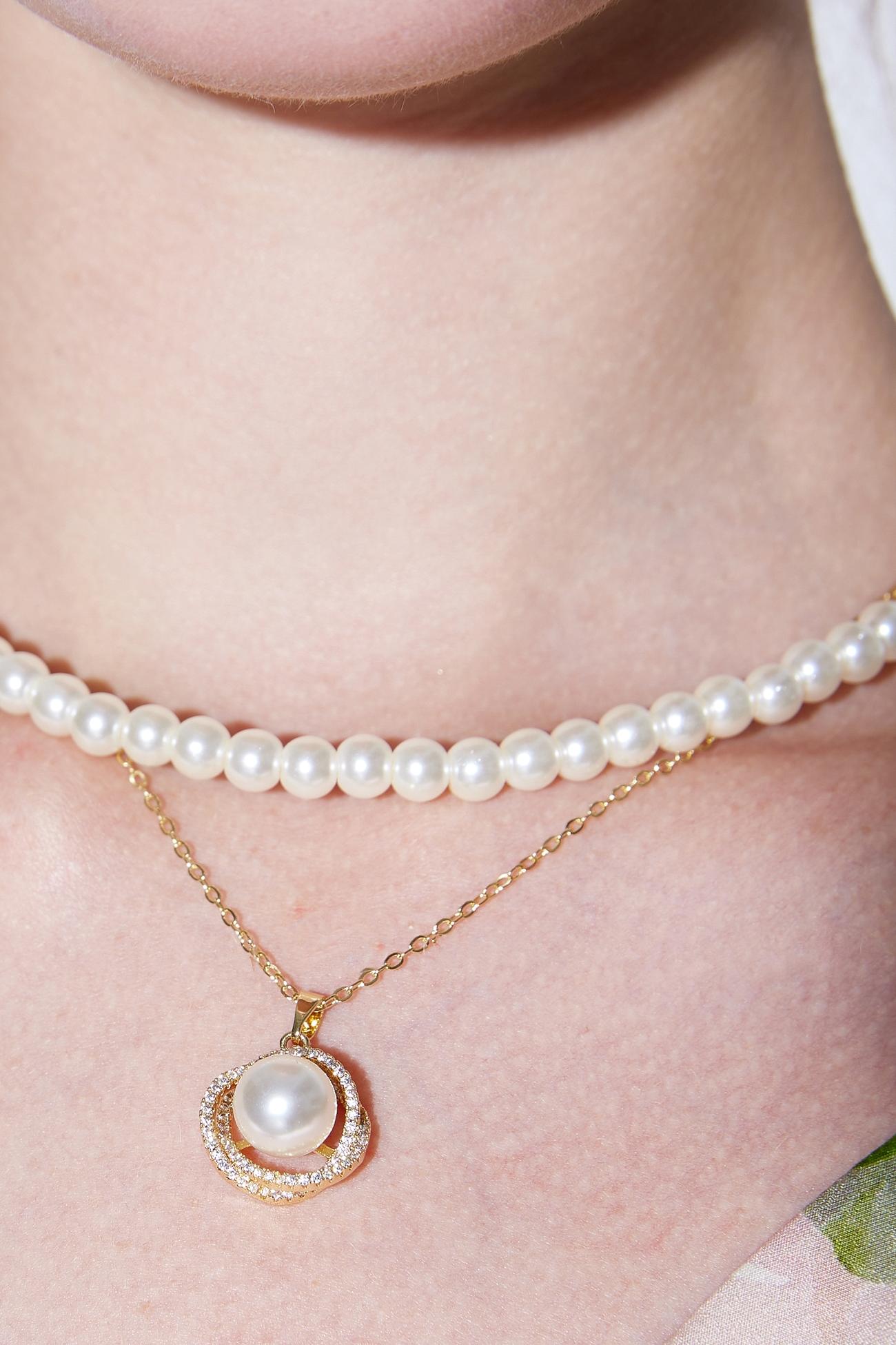 Deep-Sea Shellfish Pearl Necklace