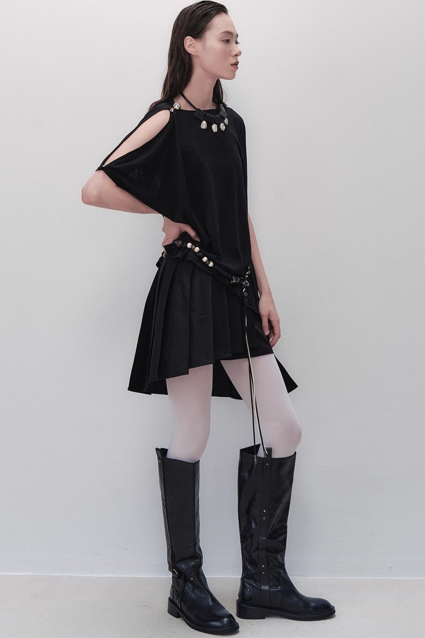 Shadow Pleated Short Skirt