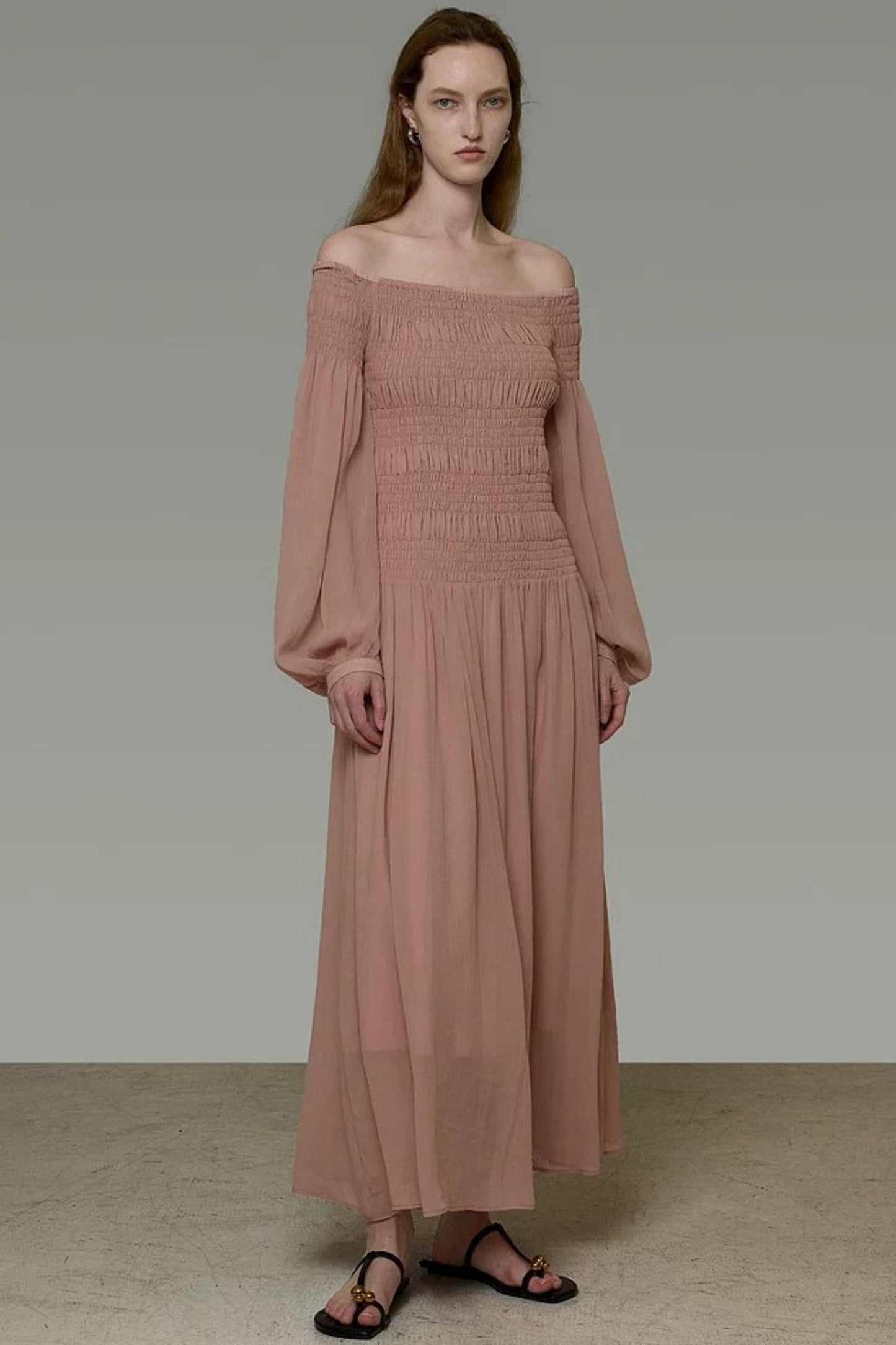 Französisches One-Shoulder-Kleid
