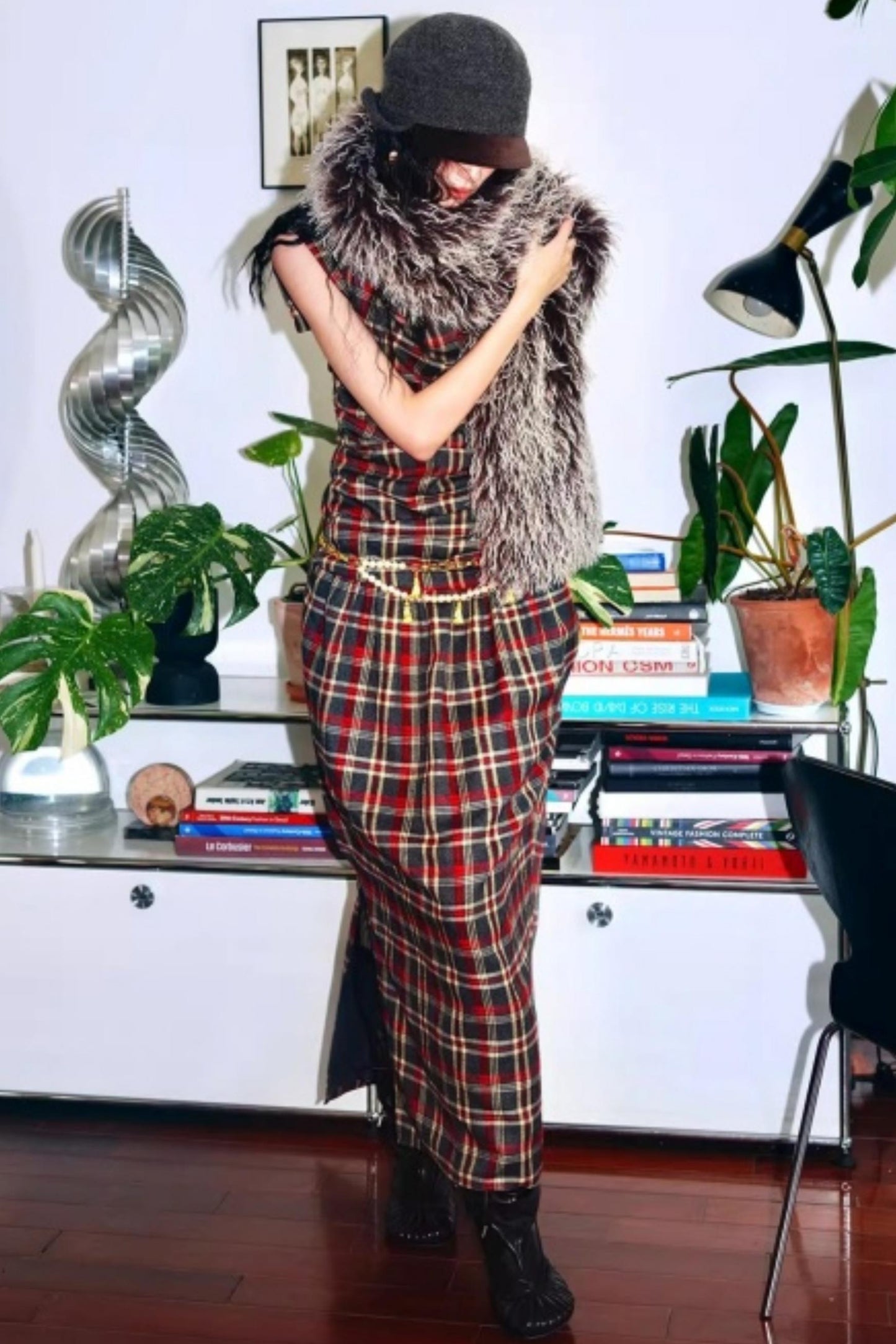 Vintage Lace-up Plush Scarf