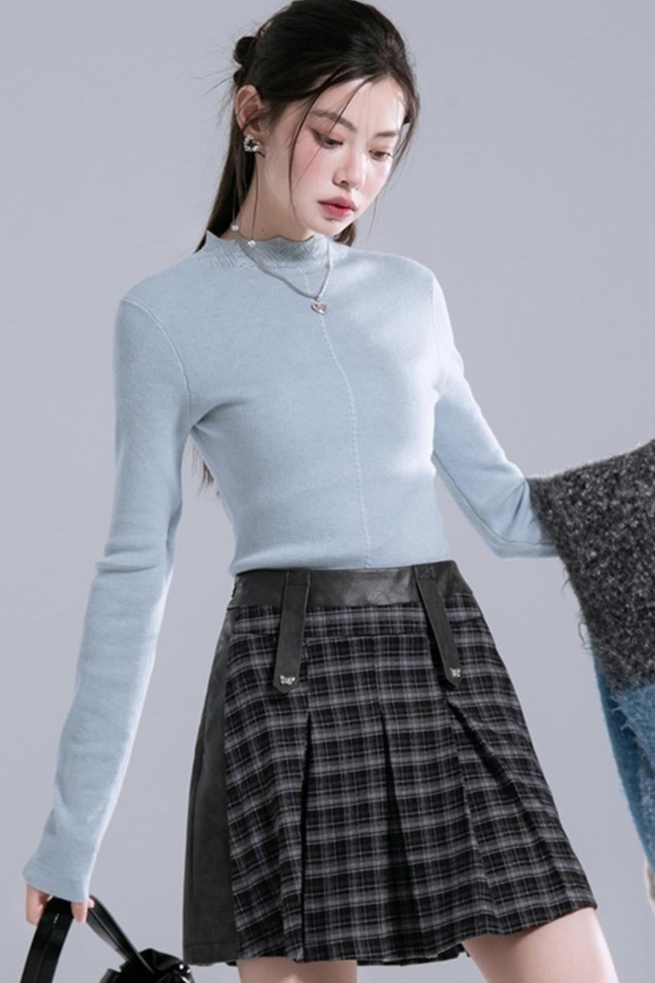 Twisted Wave Collar Wool Layer