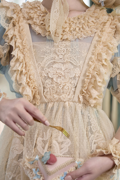 Tablier en dentelle crème rococo