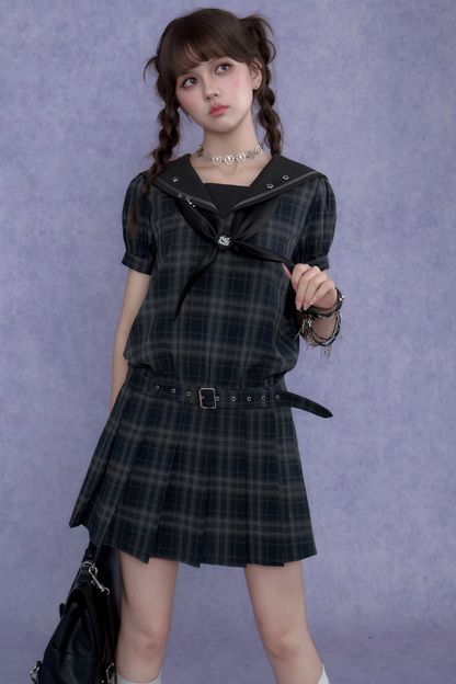 Robe à col marin à carreaux