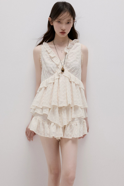Pear White Daisy Embroidered Top