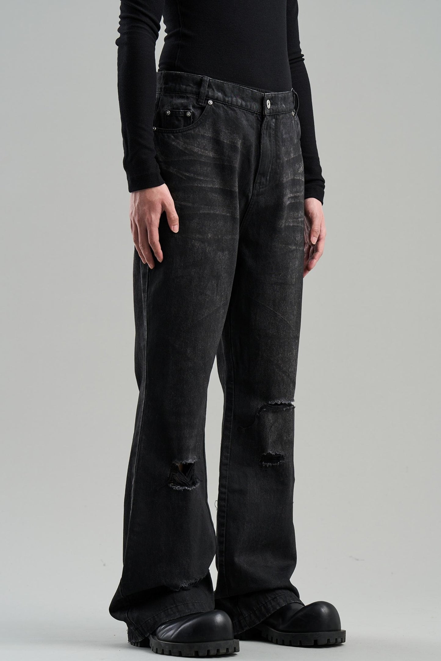 Distressed Denim Rivets Pants
