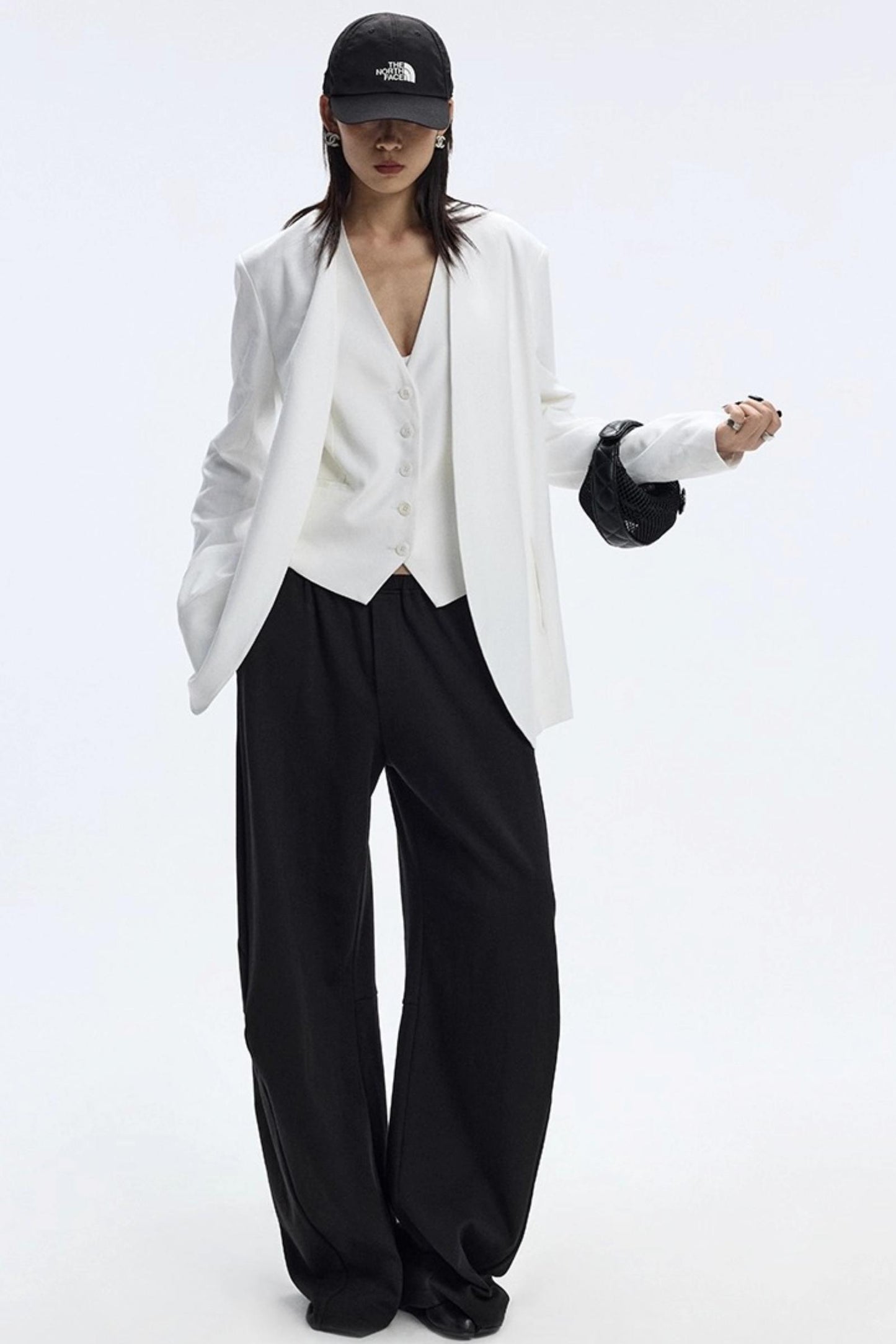 White Collarless V-Neck Loose Suit Set-Up