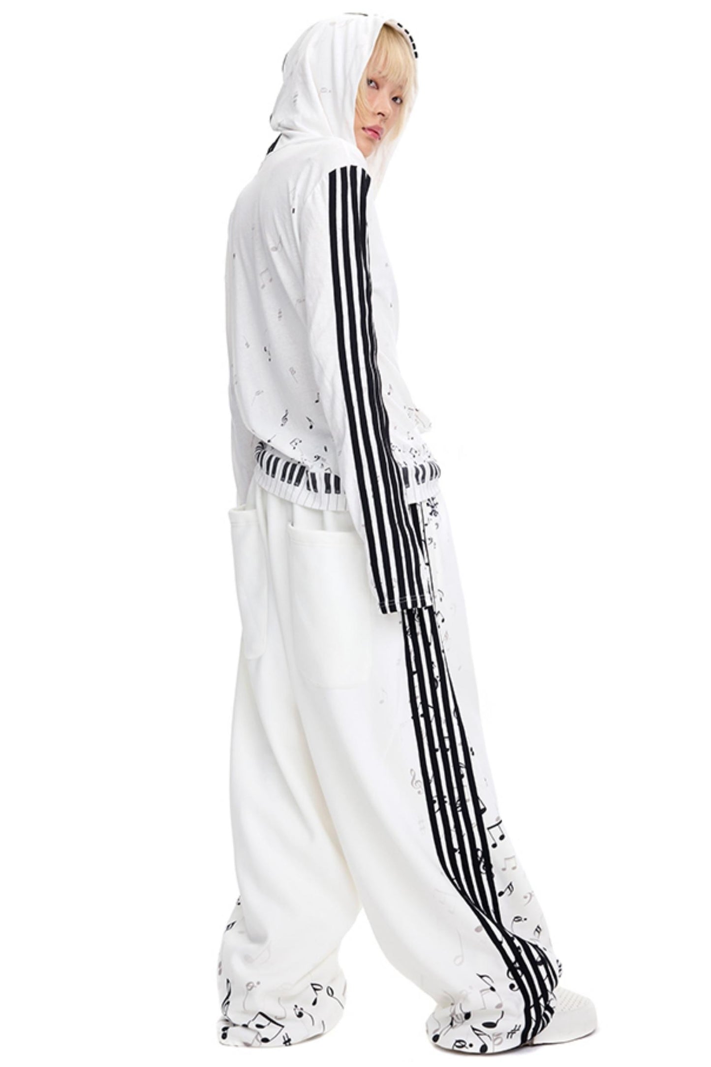 Piano Note Print Long-Sleeved Top