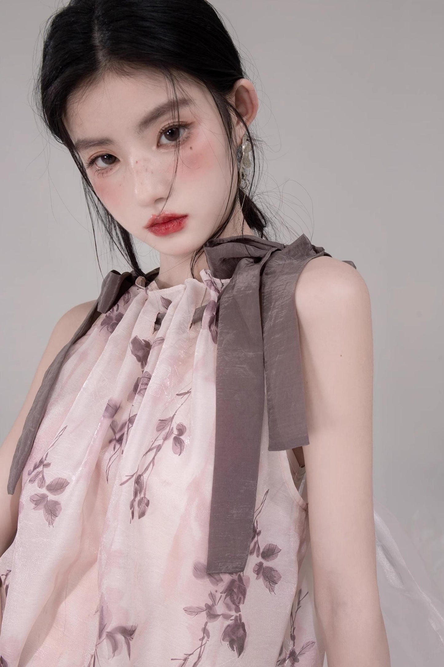 Rose Tea Set with Pleated Skirt set