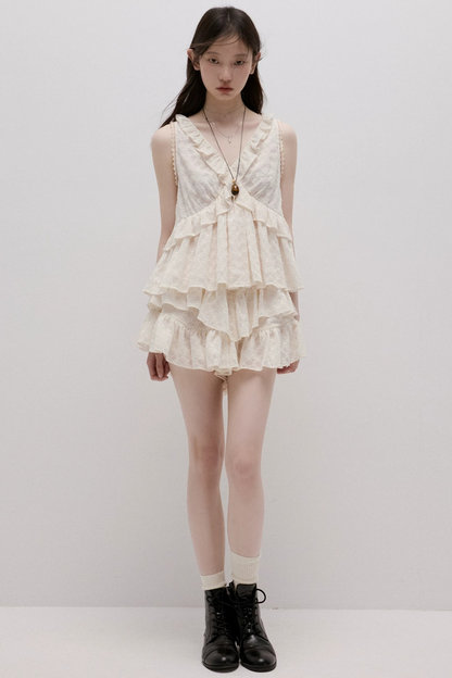 Pear White Daisy Embroidered Top