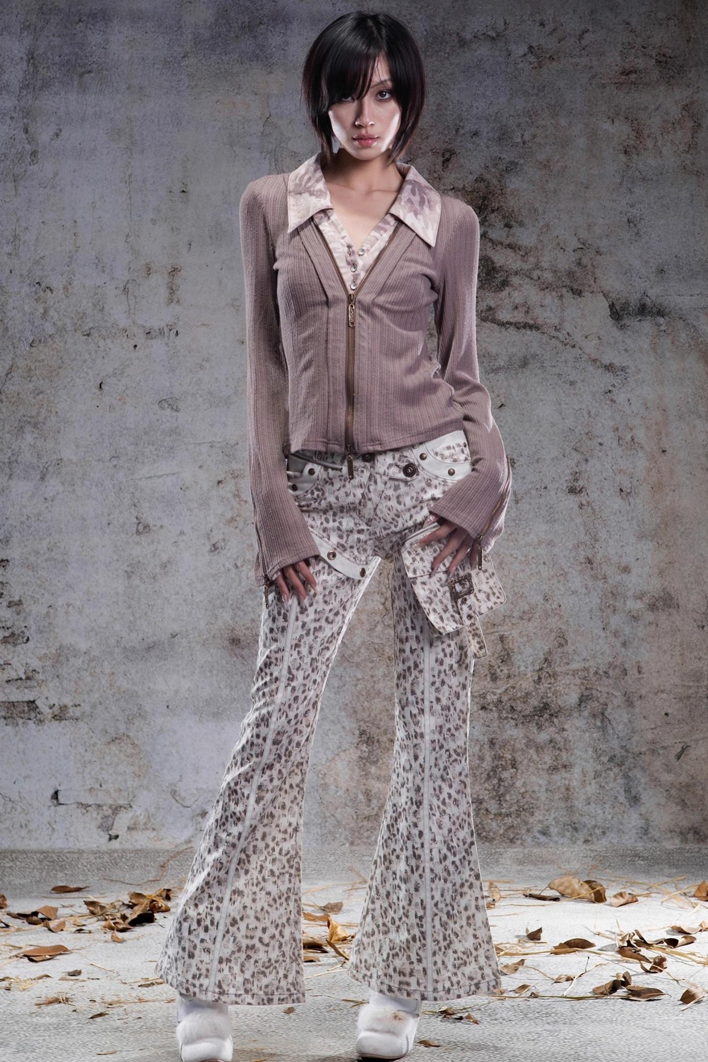 Slim Fit V-Neck Pullover Knit Top