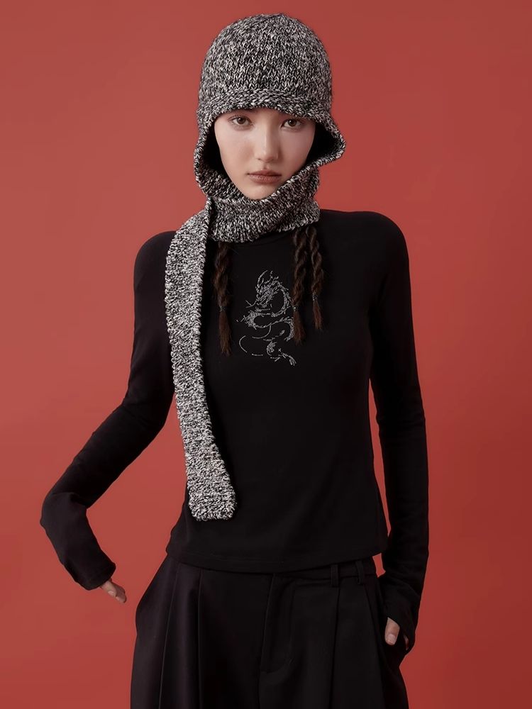 One-piece scarf knit hat