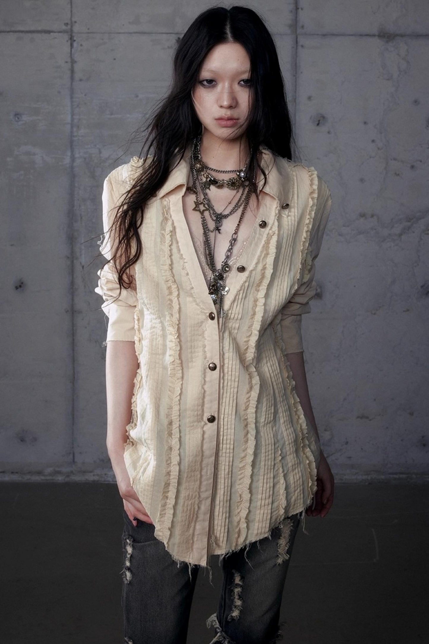 Vintage Lace V-Neck Bubble Sleeve Shirt