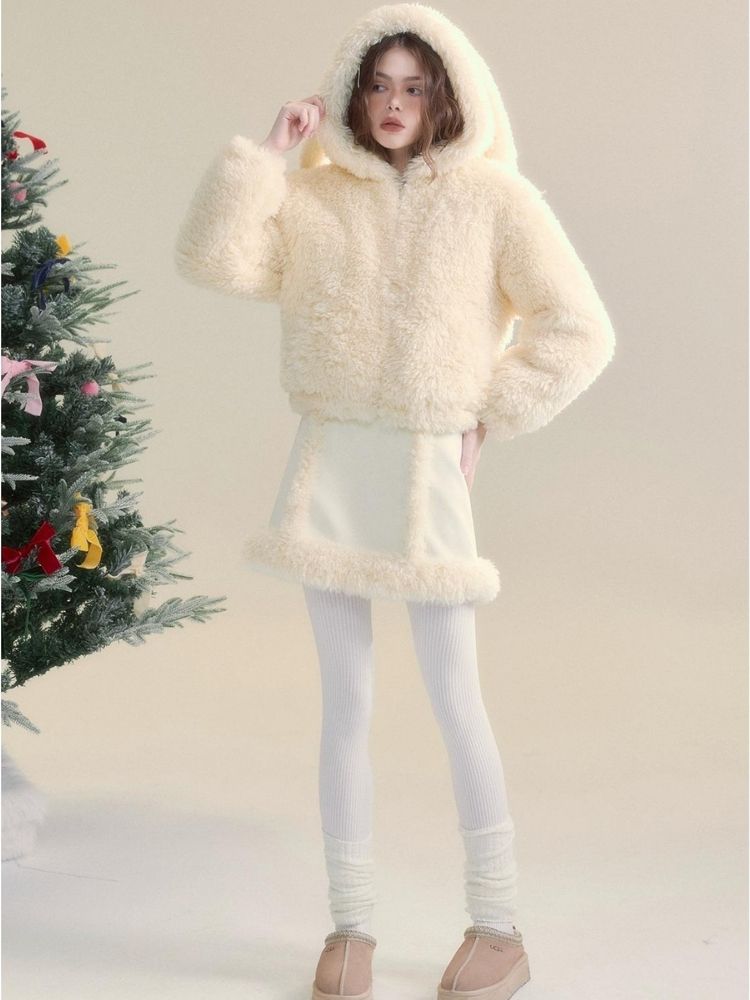 Cream-colored Warm Eco-Friendly Fur + Half Skirt