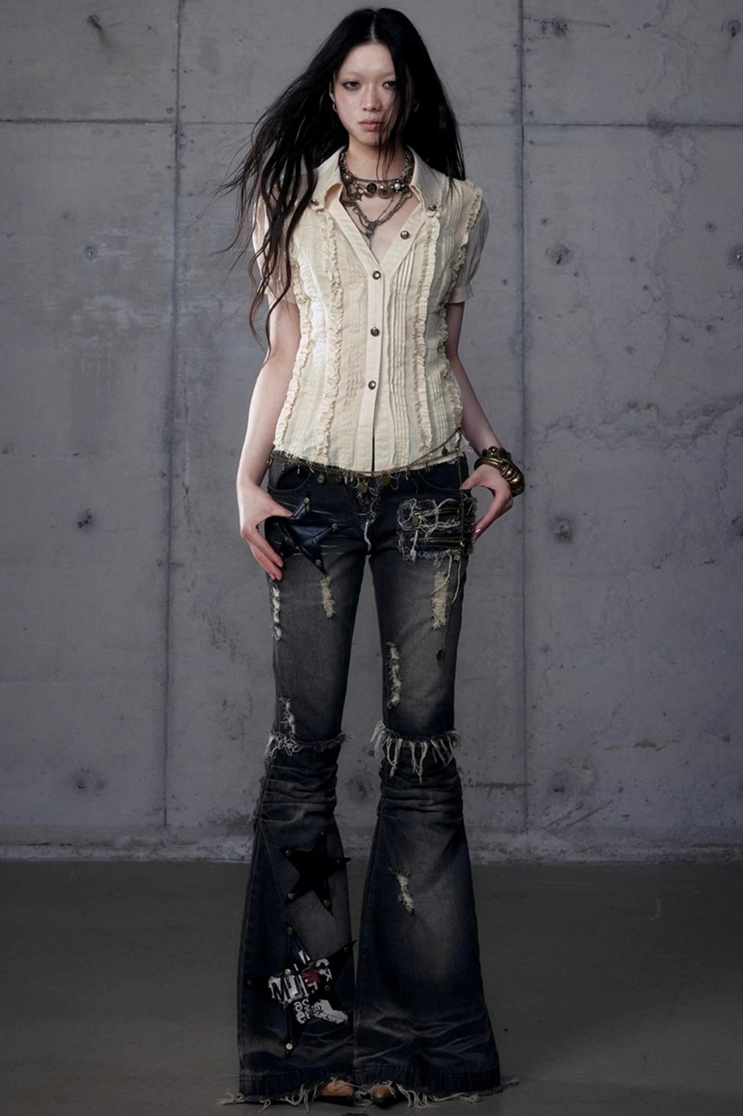 Vintage Lace V-Neck Bubble Sleeve Shirt