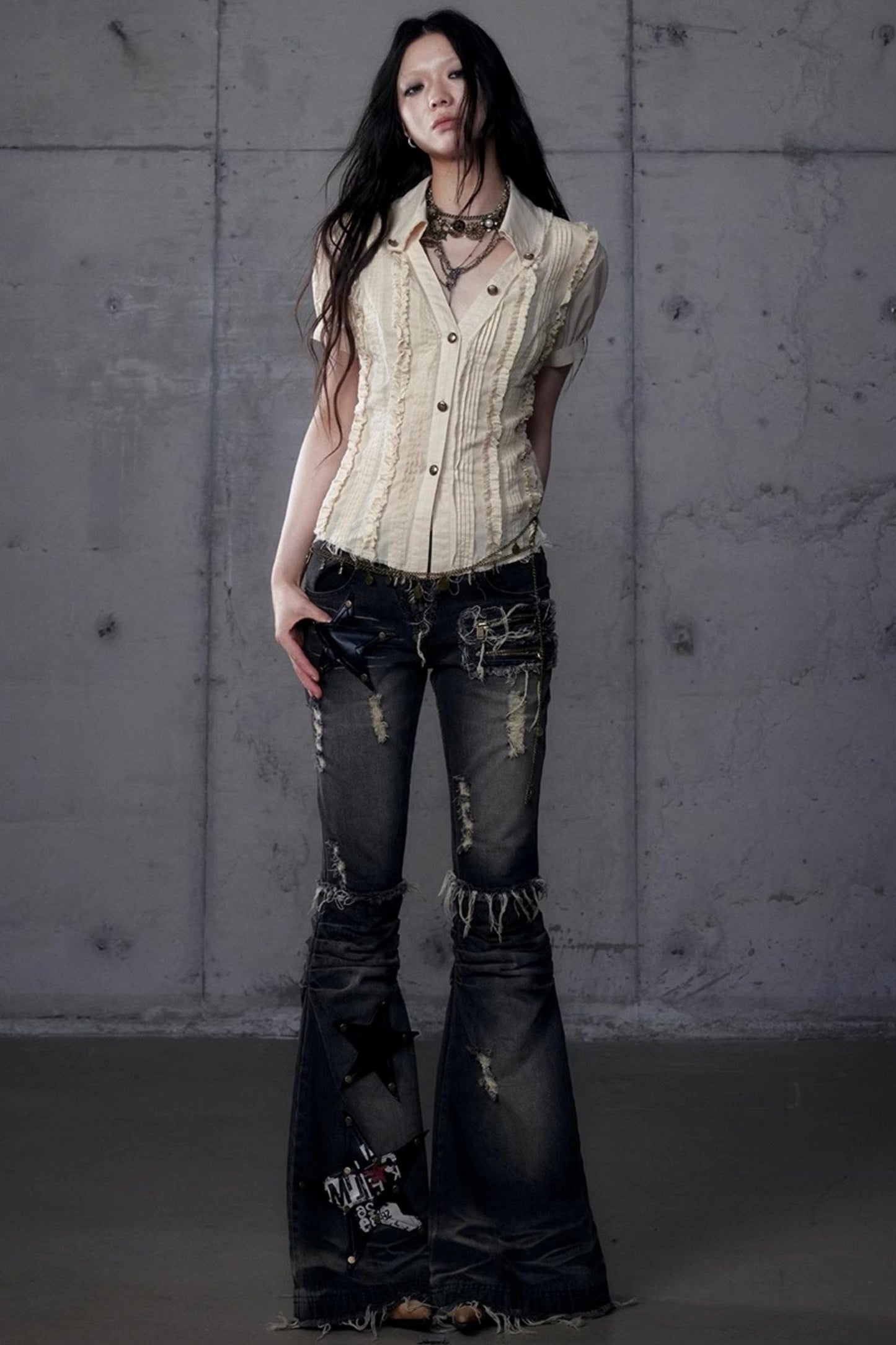 Vintage Lace V-Neck Bubble Sleeve Shirt