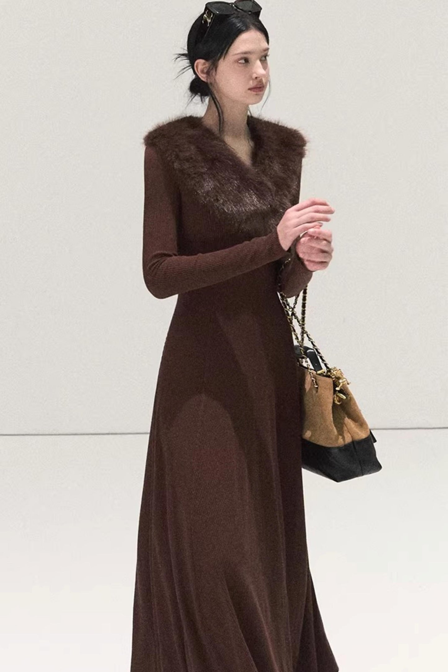 Gestreiftes Kleid mit Ballettkragen
