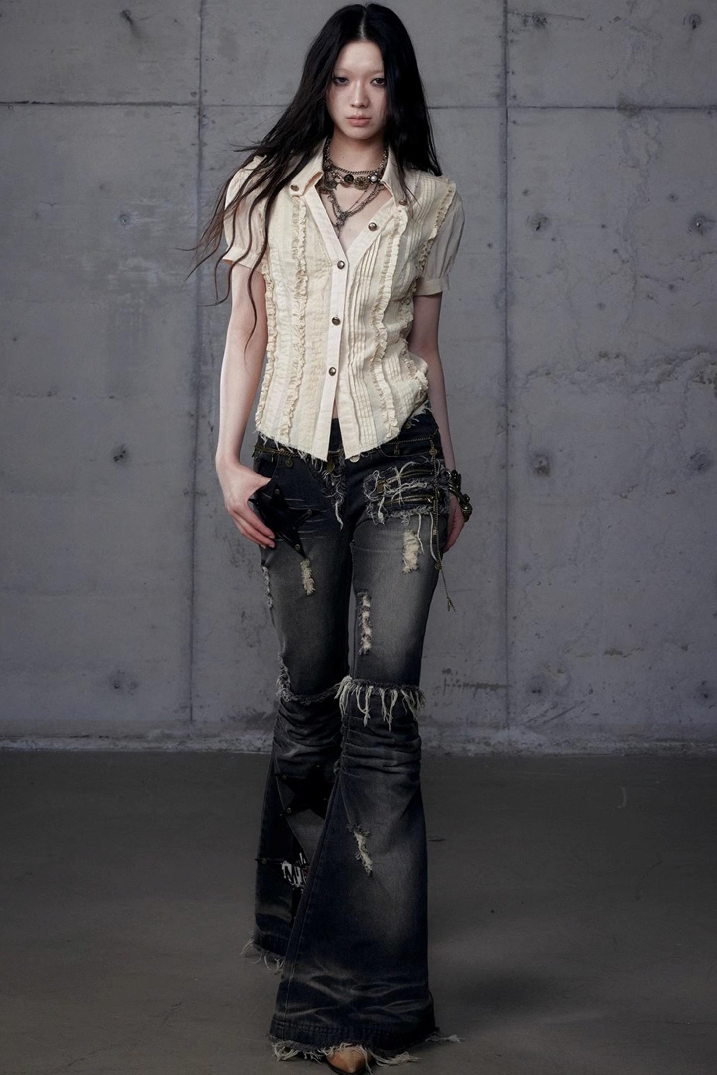 Vintage Lace V-Neck Bubble Sleeve Shirt