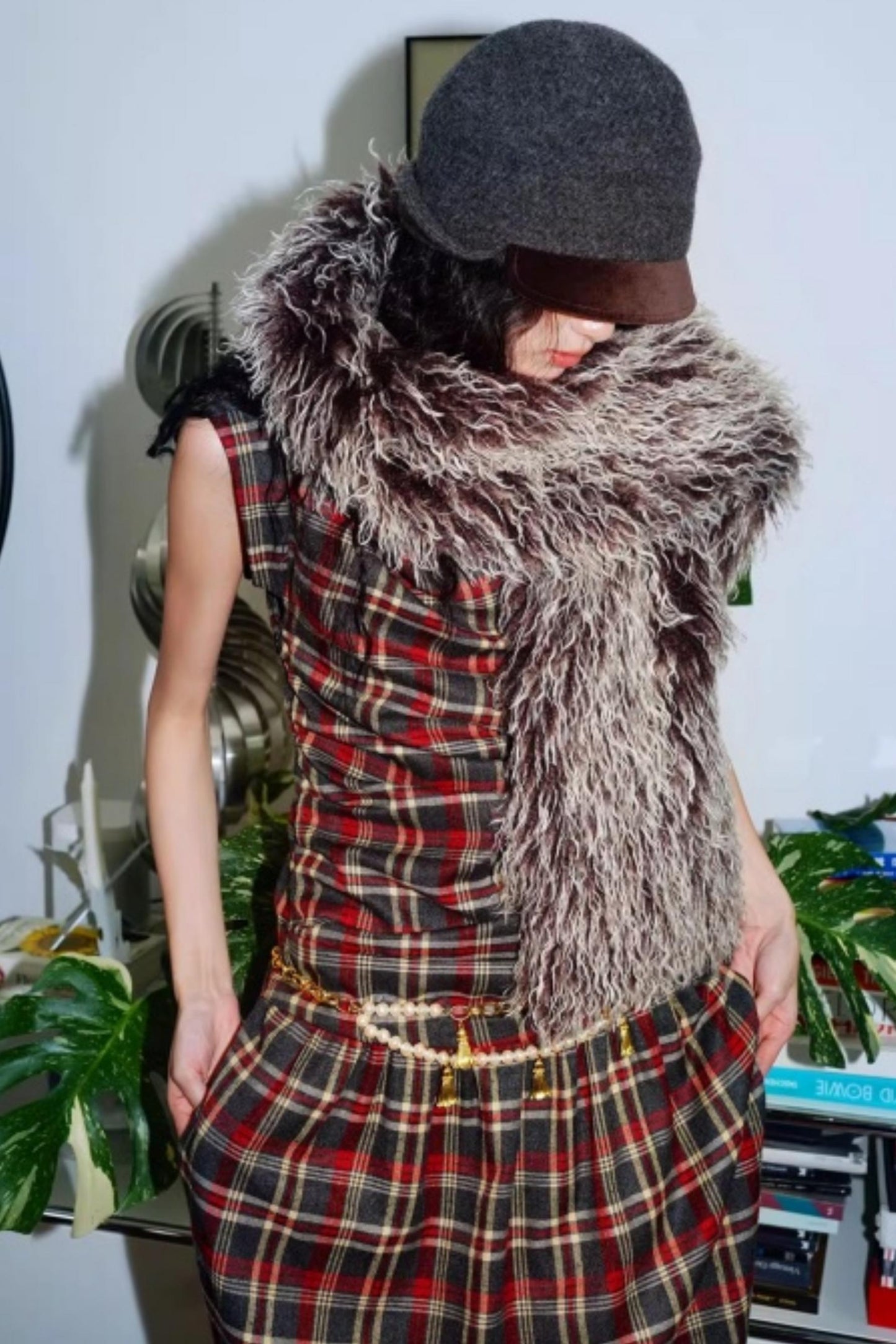 Vintage Lace-up Plush Scarf