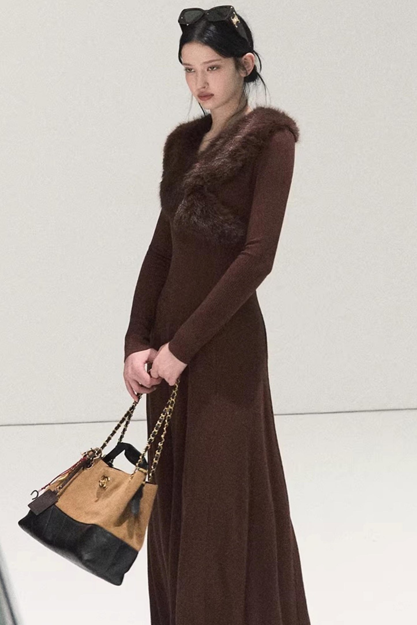 Gestreiftes Kleid mit Ballettkragen