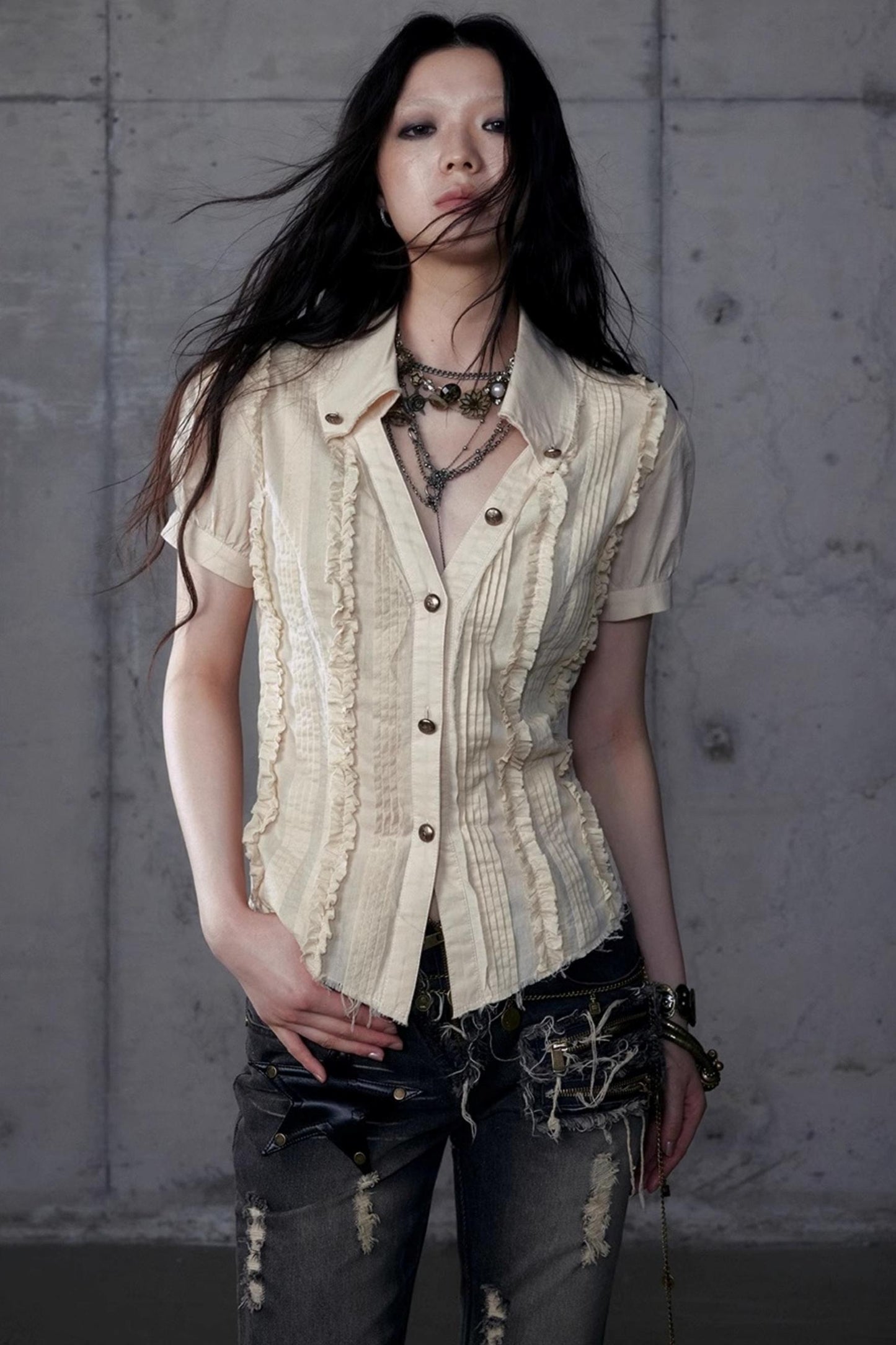 Vintage Lace V-Neck Bubble Sleeve Shirt