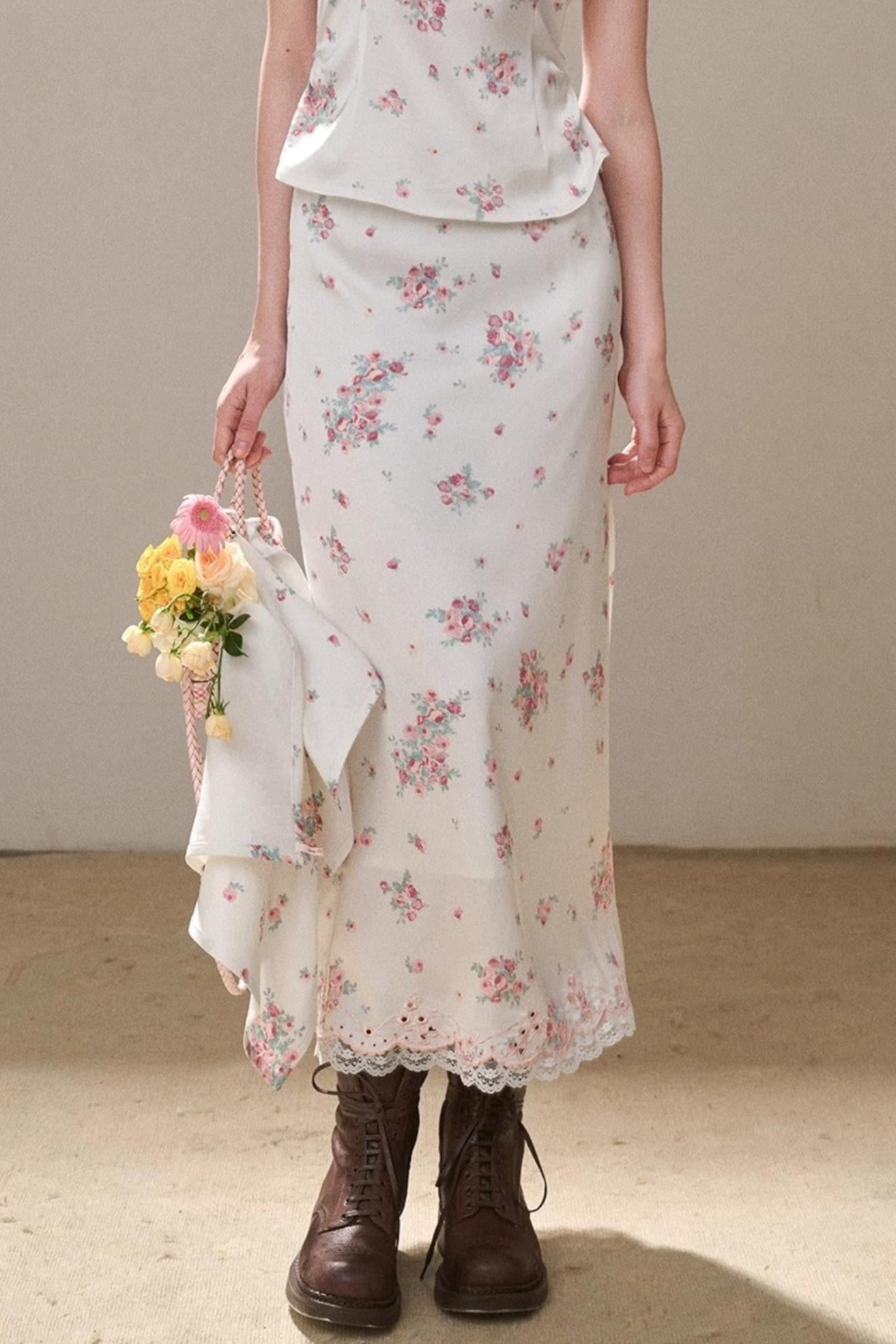 Comfortable Baby Powder Top & Skirt Set-Up