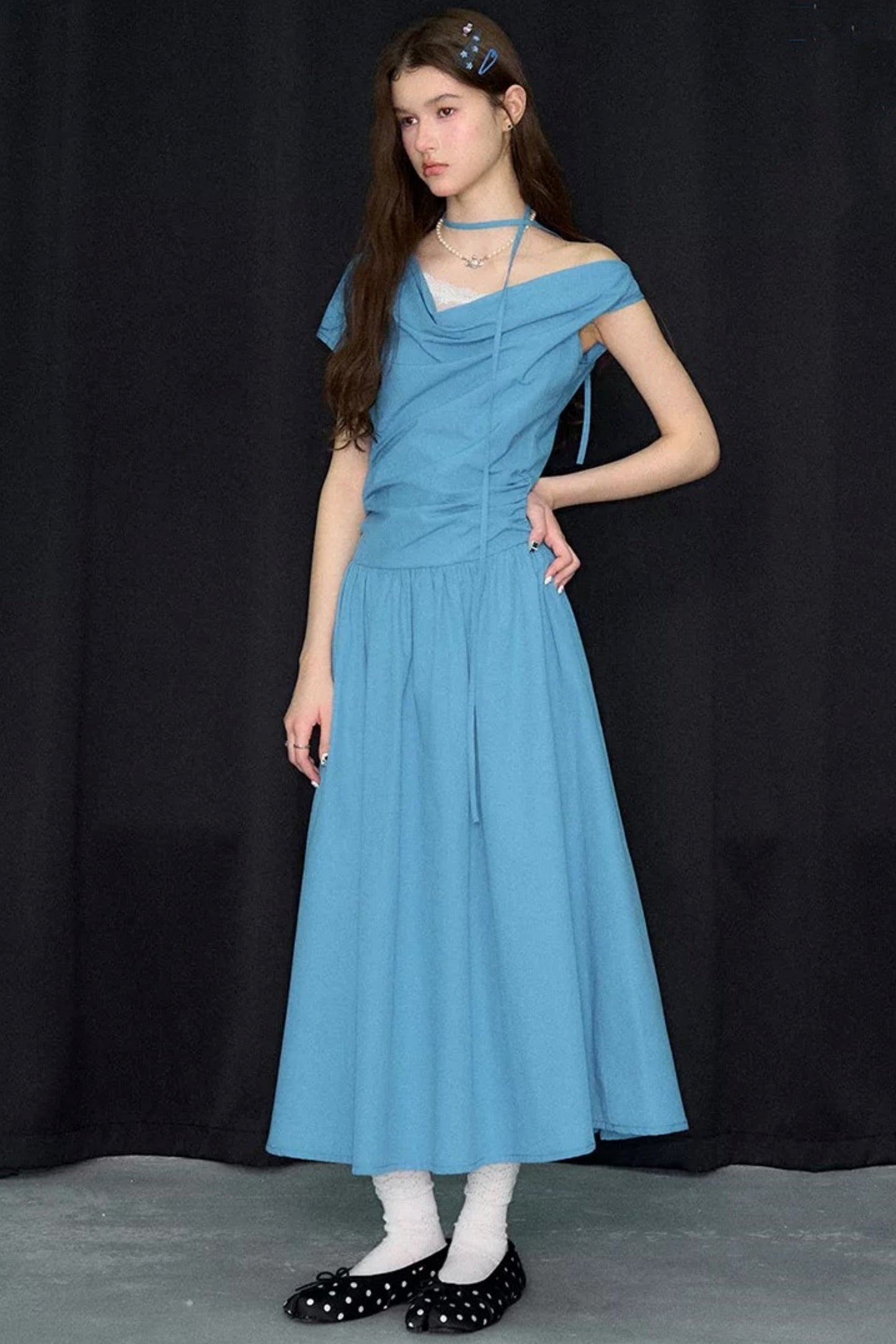 Blaues langes Kleid mit Swing-Kragen