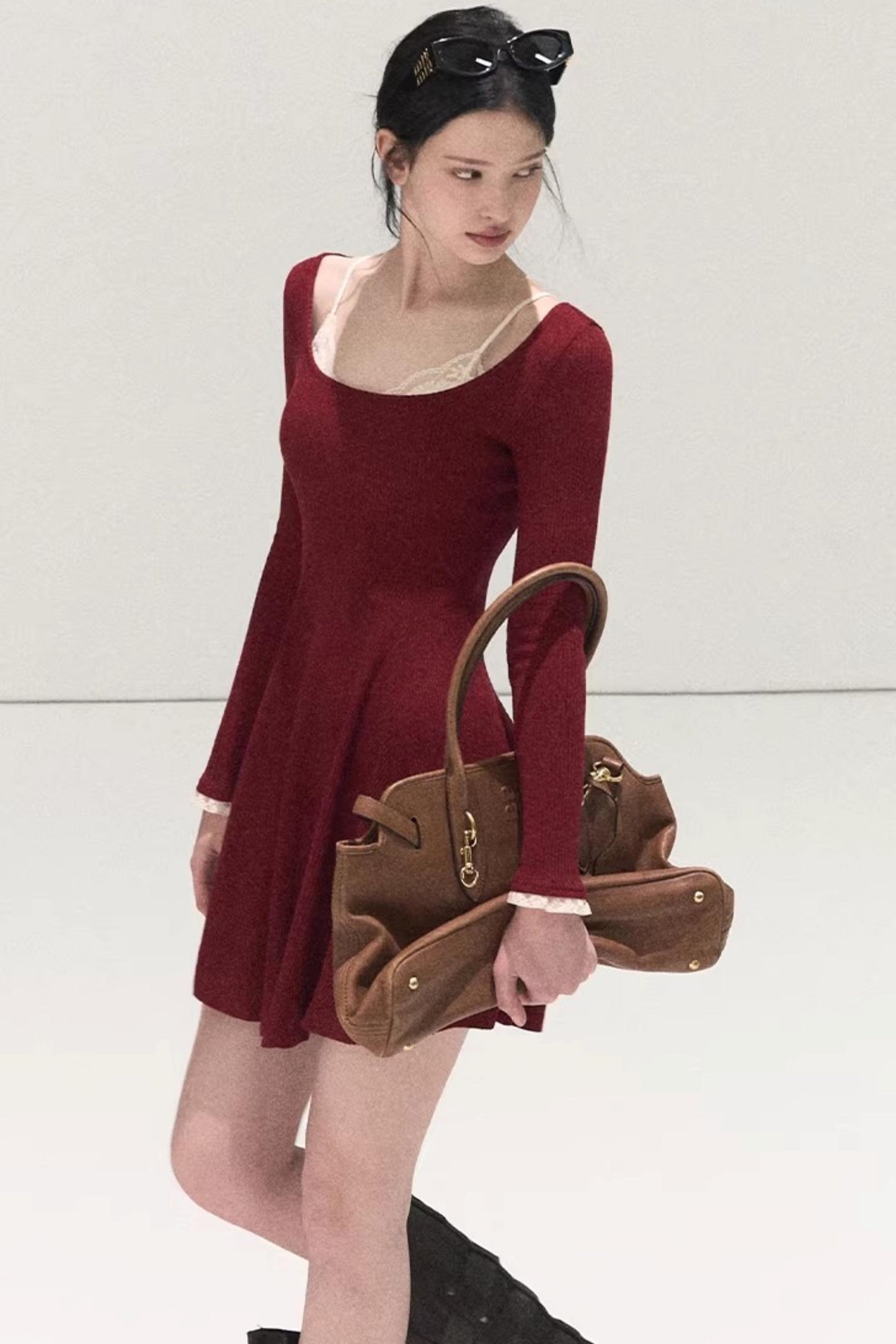 Gestreiftes Kleid mit Ballettkragen