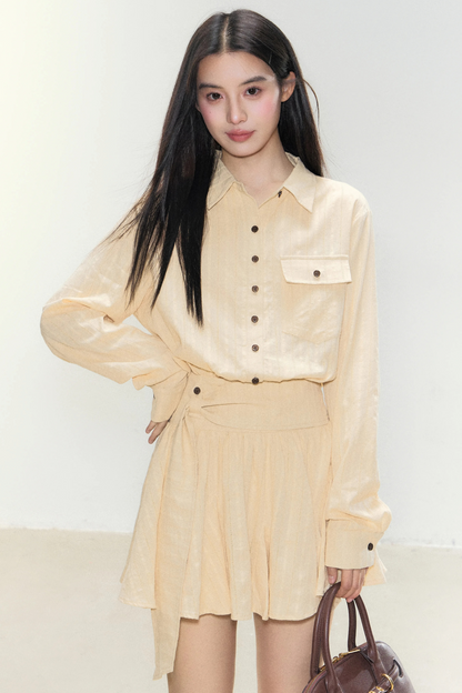 Gelbes Plissee-Hemdkleid