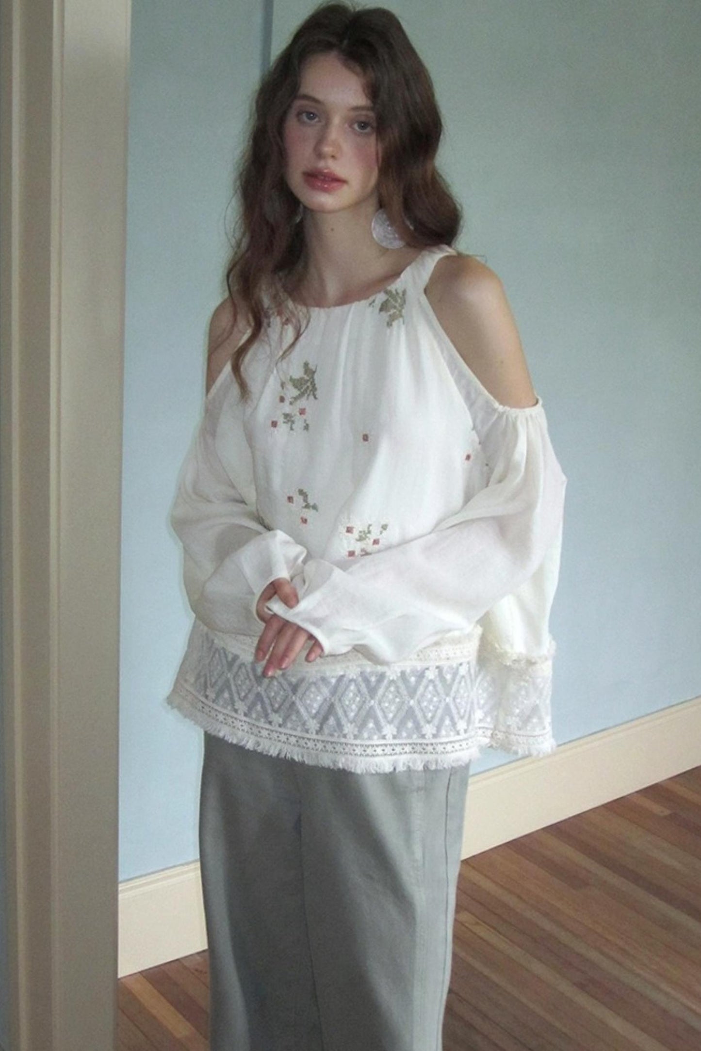 Neoclassical Embroidery Off-the-Shoulder Top