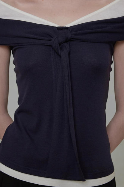 Contrasting One-Shoulder Slimming Top
