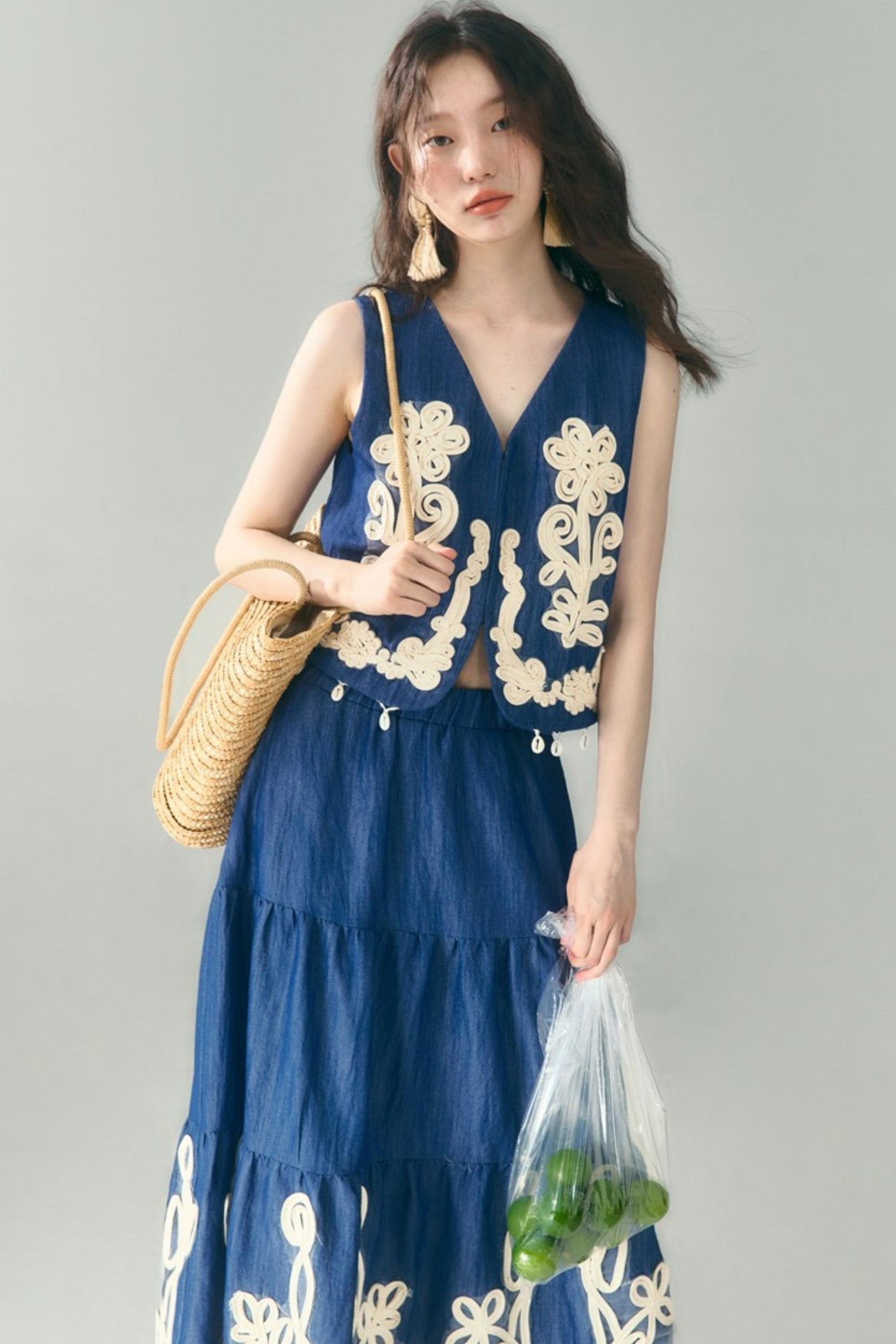 Vine & Shell Ensemble Skirt Set-Up