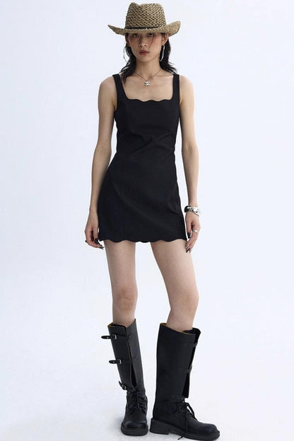 Wavy Black Princess Line Split Waist Dress