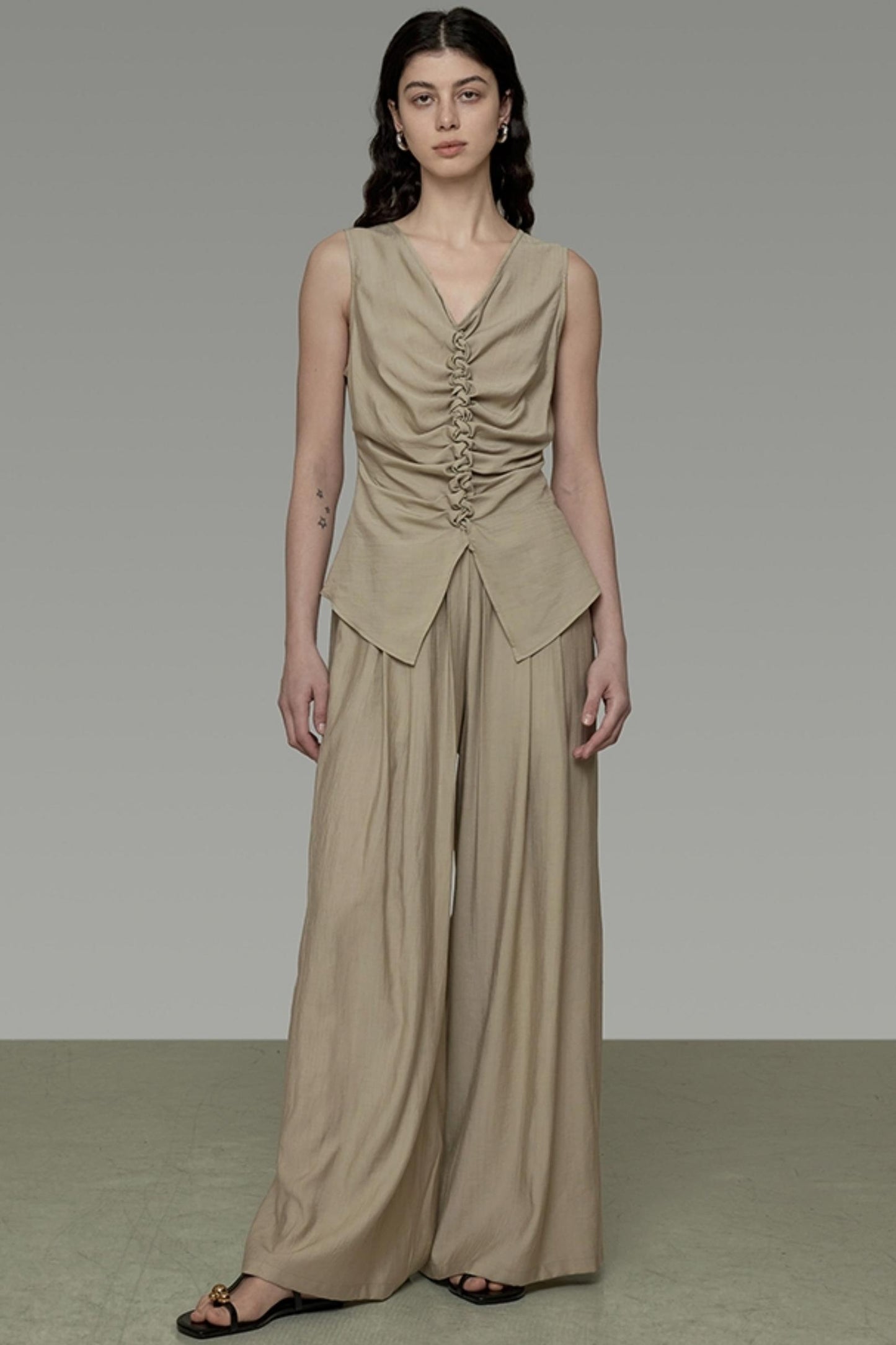 Flowing Pleated Wide-Leg Trousers