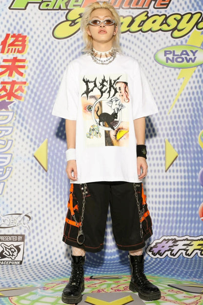 T-shirt oversize con anello in metallo a forma di occhio e gatto nero