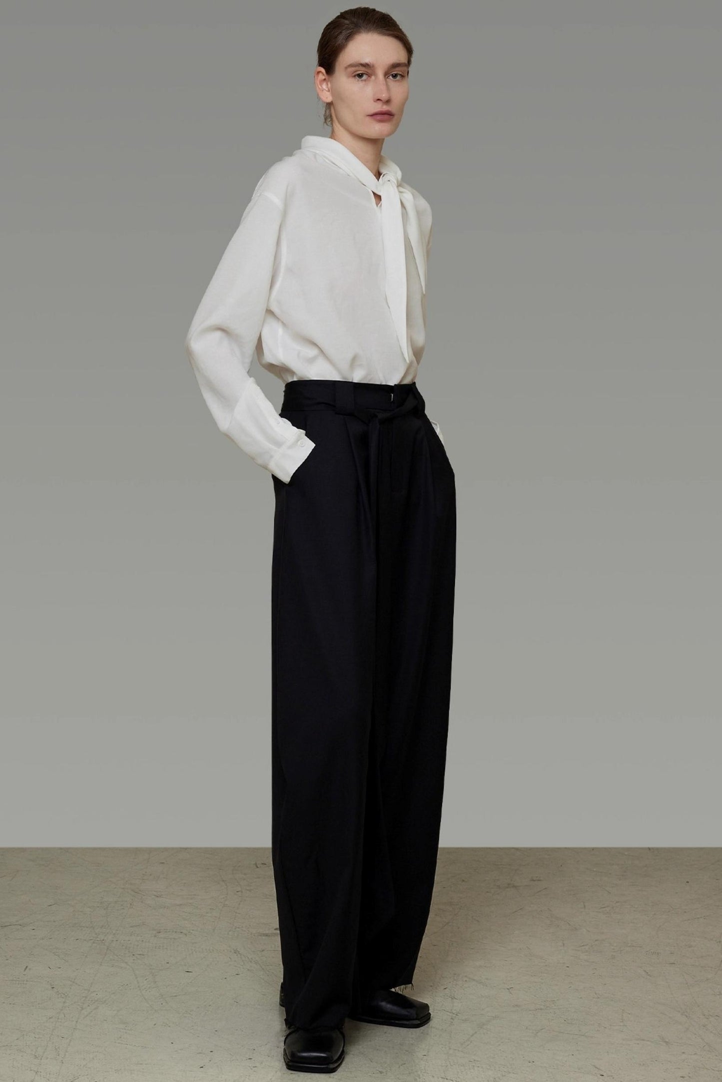 Autumn White Lace-Up Shirt