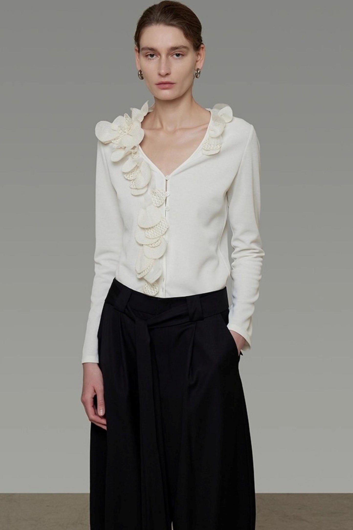 Three-Dimensional V-Neck Knitted Sweater